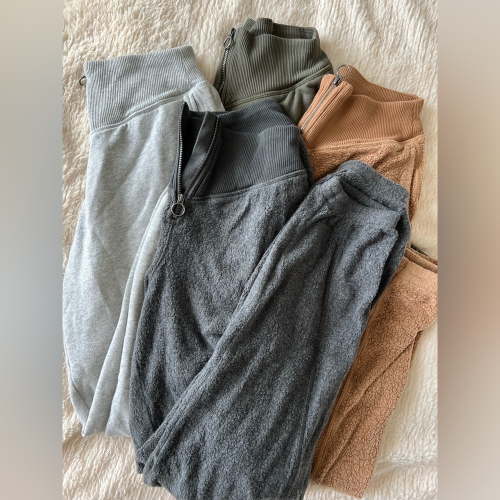 American Eagle XS sweat-pant/ joggers -Set of 4-